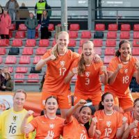 Alphense Boys trots op jeugdinternational Charlotte-Sophie van der Weide